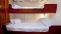 Sailing yacht Oriander -  Twin Cabin